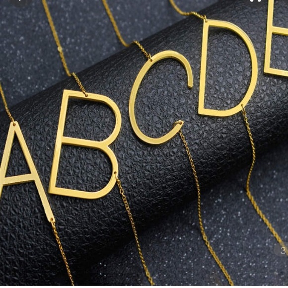 Oversized Gold Initial Pendant Necklace - Picture 3 of 7